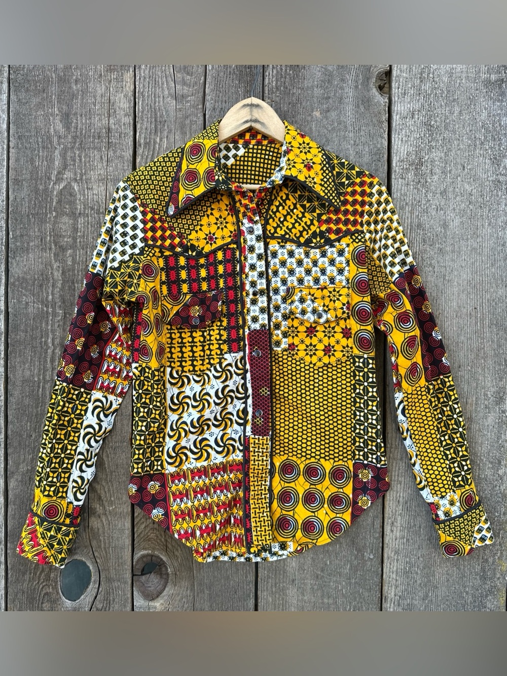 VTG Handmade Men's Ankara Patchwork Western Snap Shirt - African Wax Print Small